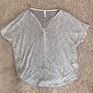 Short sleeve sweater